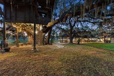 For Sale: $749,000 (4 beds, 2 baths, 2472 Square Feet)