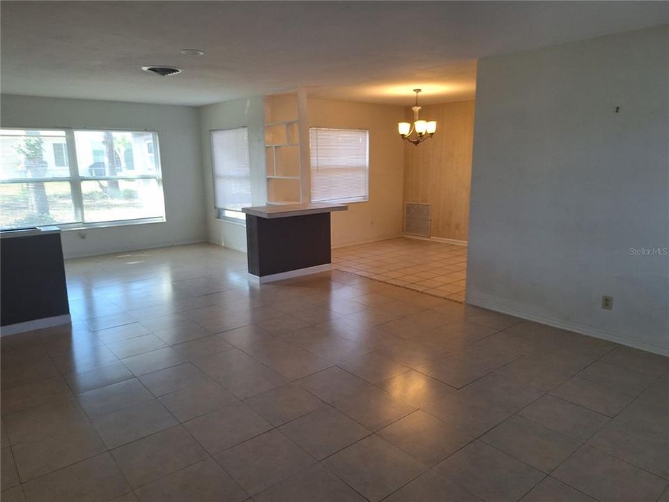 待售: $330,000 (2 贝兹, 2 浴室, 1154 平方英尺)