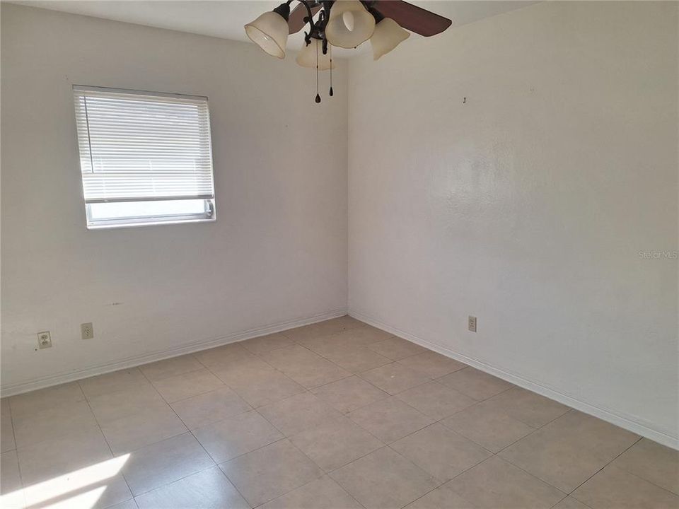 待售: $330,000 (2 贝兹, 2 浴室, 1154 平方英尺)