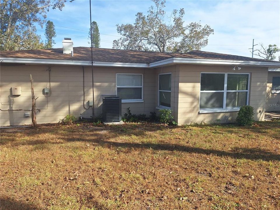 待售: $330,000 (2 贝兹, 2 浴室, 1154 平方英尺)