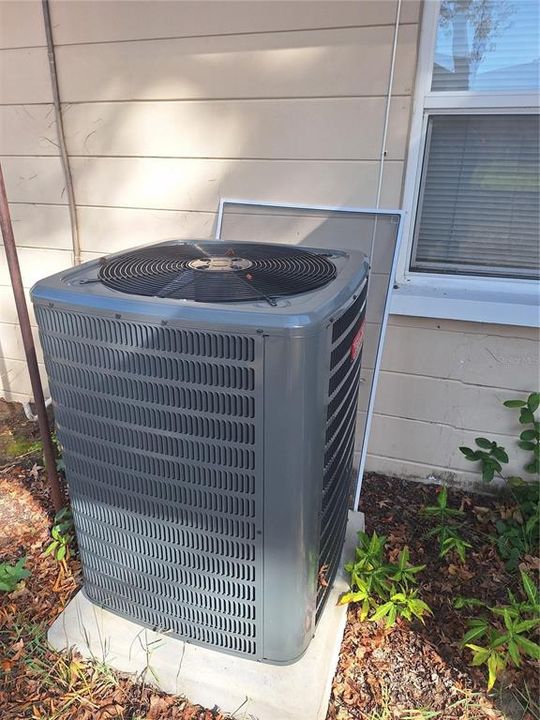 待售: $330,000 (2 贝兹, 2 浴室, 1154 平方英尺)