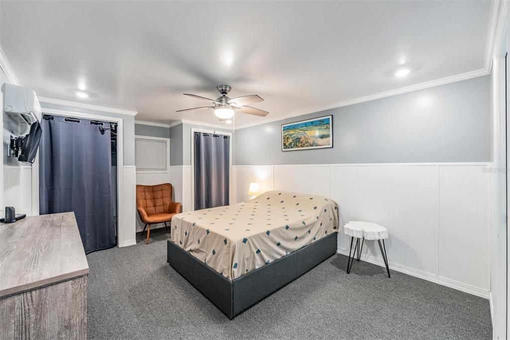 待售: $175,000 (2 贝兹, 2 浴室, 1044 平方英尺)