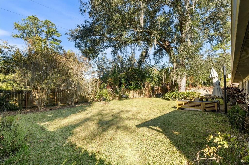 For Sale: $380,000 (3 beds, 2 baths, 1952 Square Feet)