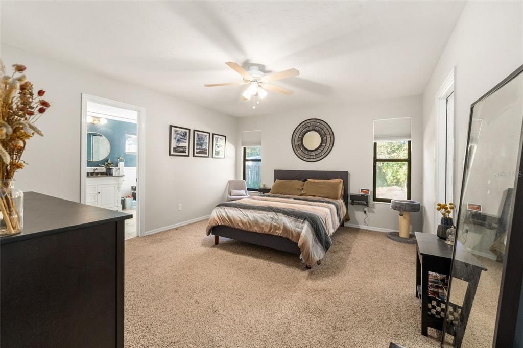 For Sale: $380,000 (3 beds, 2 baths, 1952 Square Feet)