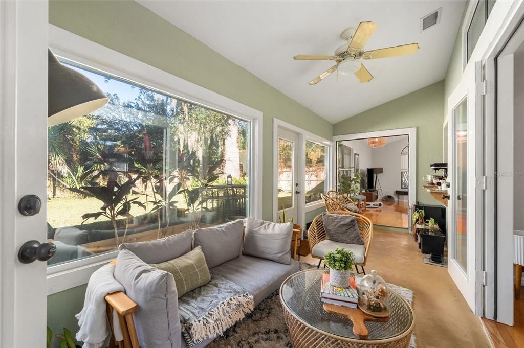 For Sale: $380,000 (3 beds, 2 baths, 1952 Square Feet)