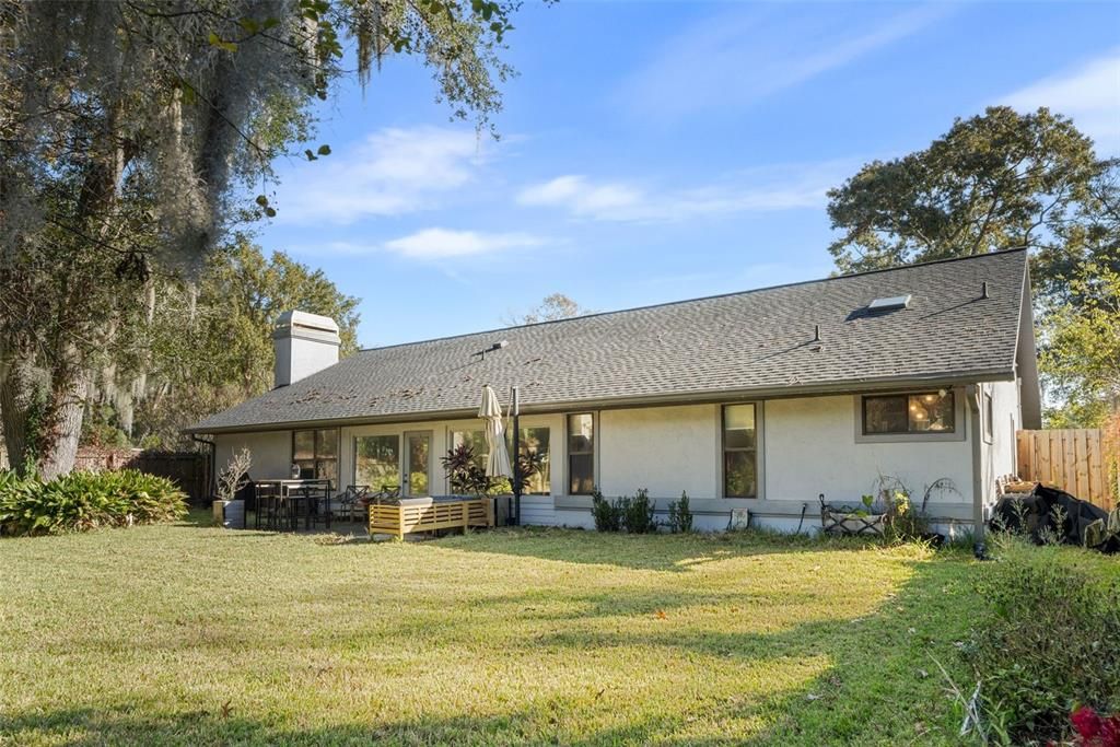 For Sale: $380,000 (3 beds, 2 baths, 1952 Square Feet)