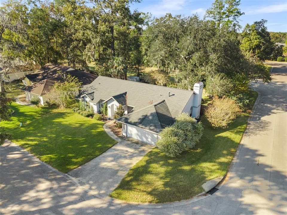 For Sale: $380,000 (3 beds, 2 baths, 1952 Square Feet)