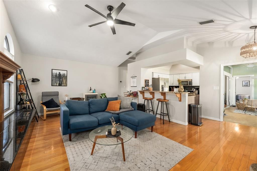 For Sale: $380,000 (3 beds, 2 baths, 1952 Square Feet)