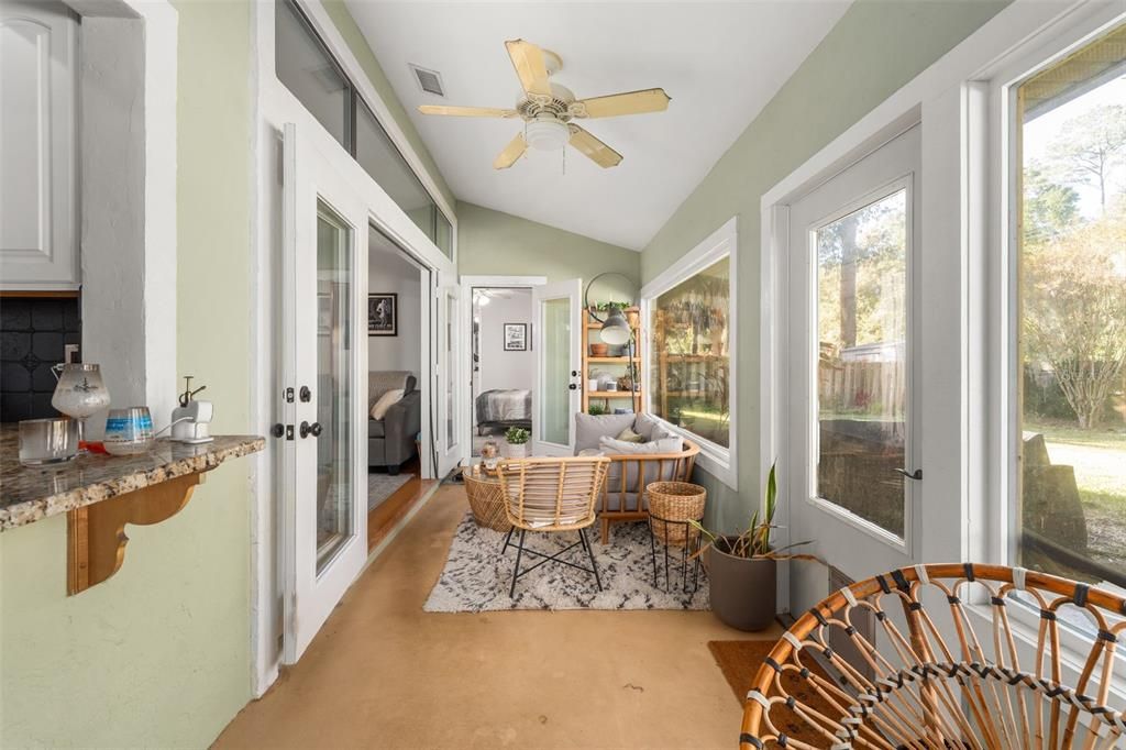 For Sale: $380,000 (3 beds, 2 baths, 1952 Square Feet)