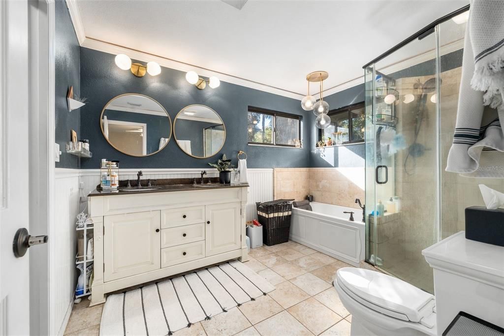 For Sale: $380,000 (3 beds, 2 baths, 1952 Square Feet)