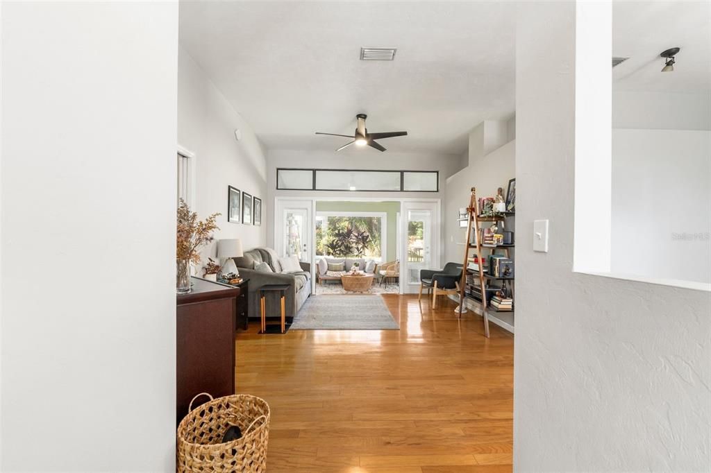 For Sale: $380,000 (3 beds, 2 baths, 1952 Square Feet)