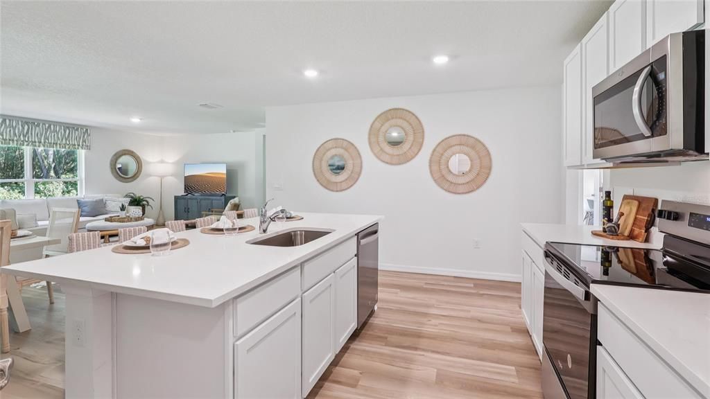 En Venta: $309,990 (4 camas, 2 baños, 1828 Pies cuadrados)