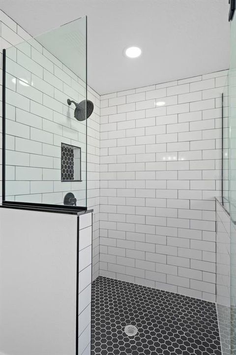 合同活跃: $334,900 (3 贝兹, 2 浴室, 1486 平方英尺)