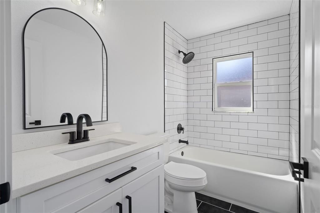 合同活跃: $334,900 (3 贝兹, 2 浴室, 1486 平方英尺)