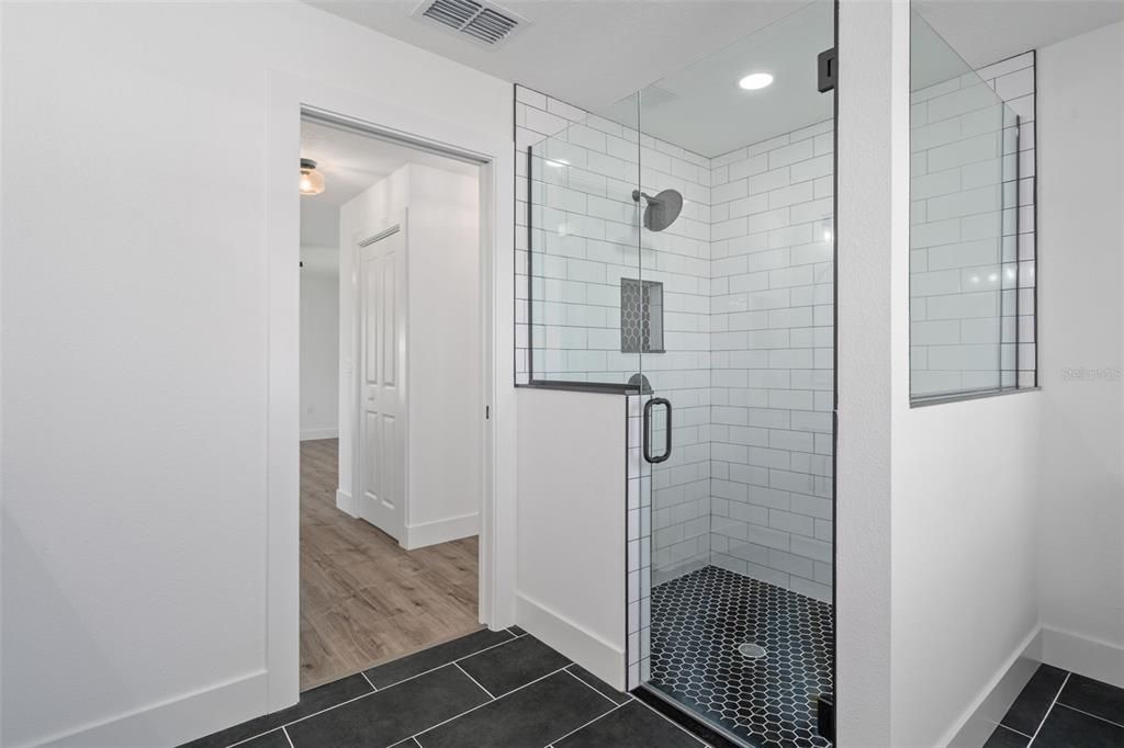 合同活跃: $334,900 (3 贝兹, 2 浴室, 1486 平方英尺)