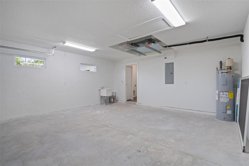 合同活跃: $334,900 (3 贝兹, 2 浴室, 1486 平方英尺)