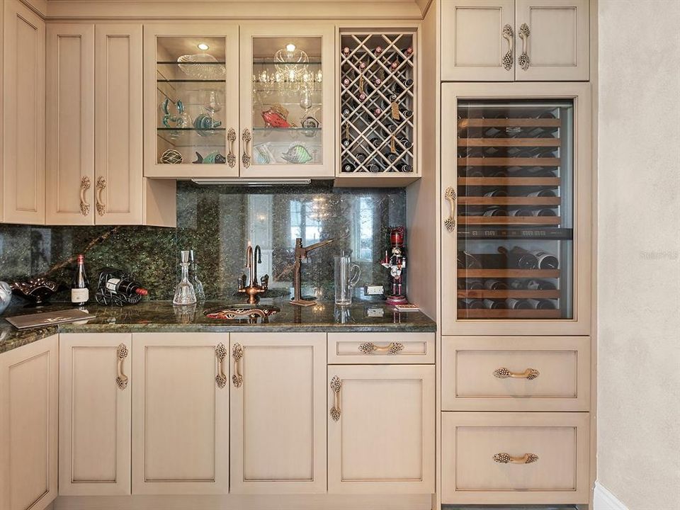 На продажу: $7,200,000 (4 спален, 4 ванн, 5987 Квадратных фут)