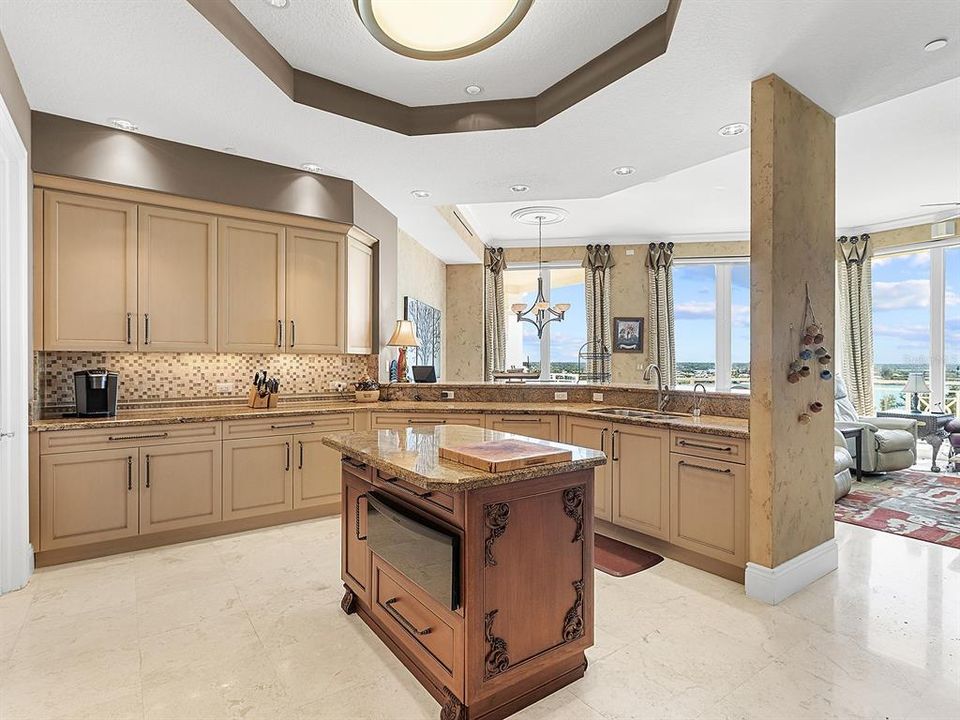 На продажу: $7,200,000 (4 спален, 4 ванн, 5987 Квадратных фут)