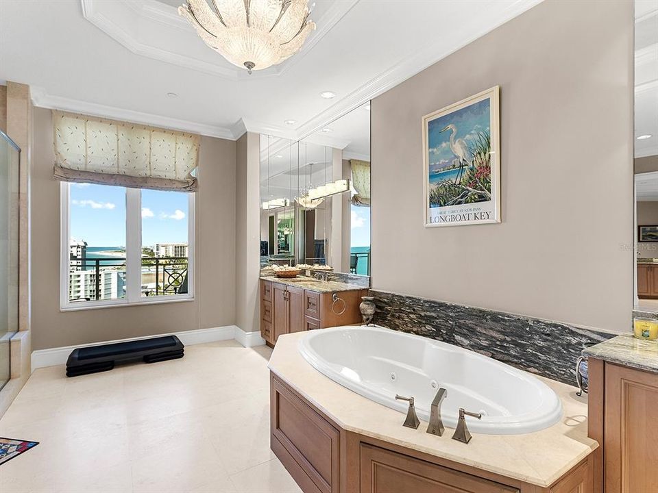 На продажу: $7,200,000 (4 спален, 4 ванн, 5987 Квадратных фут)