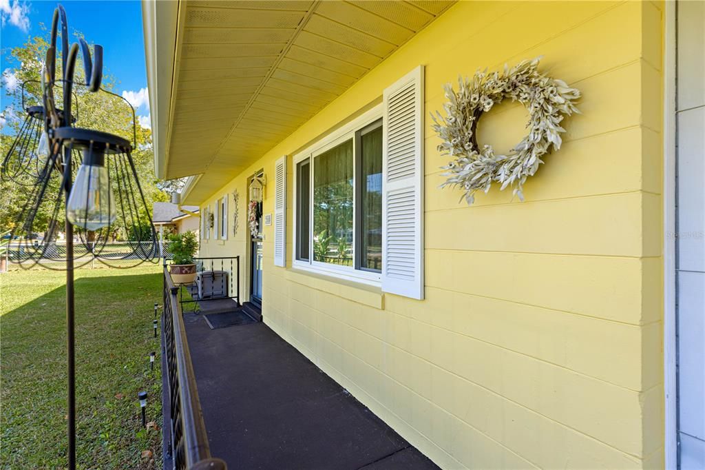 Activo con contrato: $204,000 (3 camas, 2 baños, 1040 Pies cuadrados)