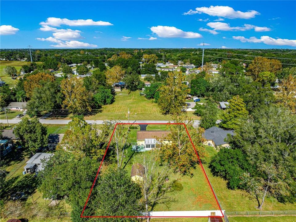 Activo con contrato: $204,000 (3 camas, 2 baños, 1040 Pies cuadrados)