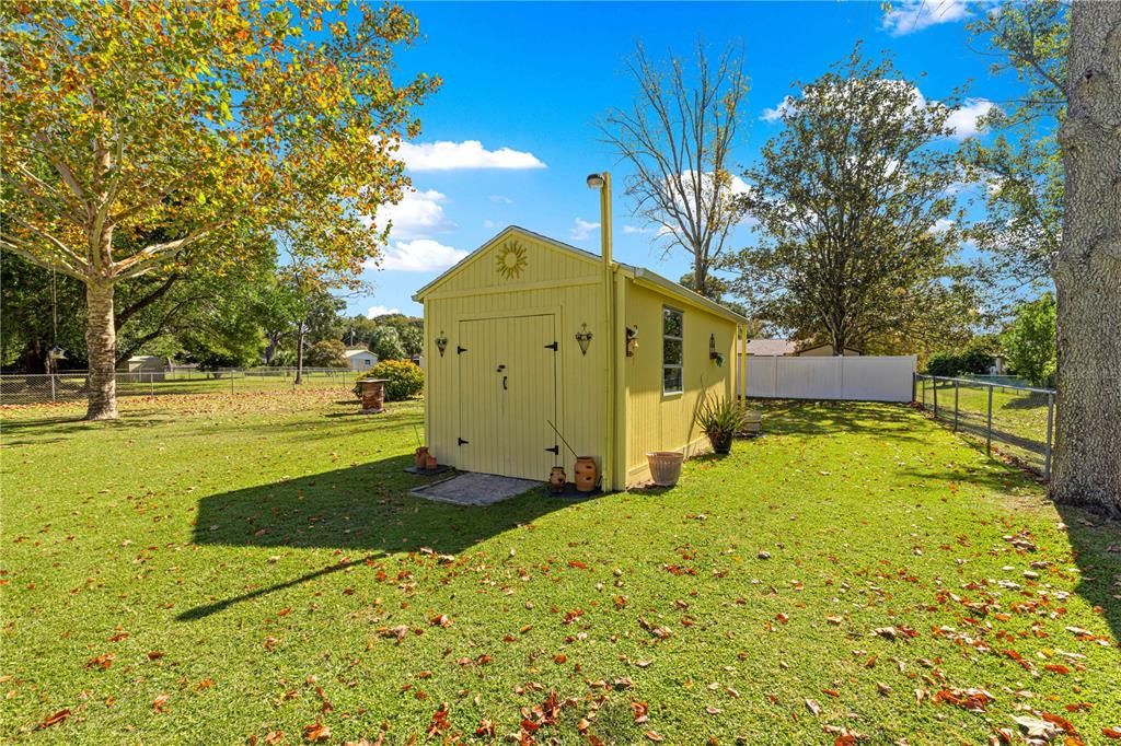 Activo con contrato: $204,000 (3 camas, 2 baños, 1040 Pies cuadrados)