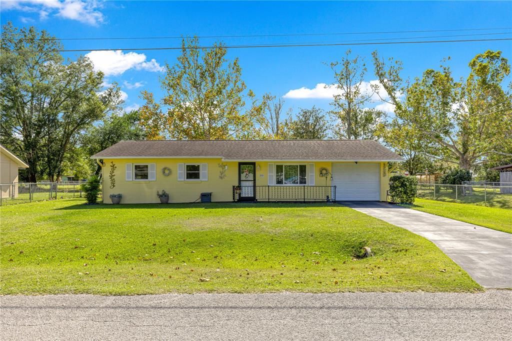 Activo con contrato: $204,000 (3 camas, 2 baños, 1040 Pies cuadrados)