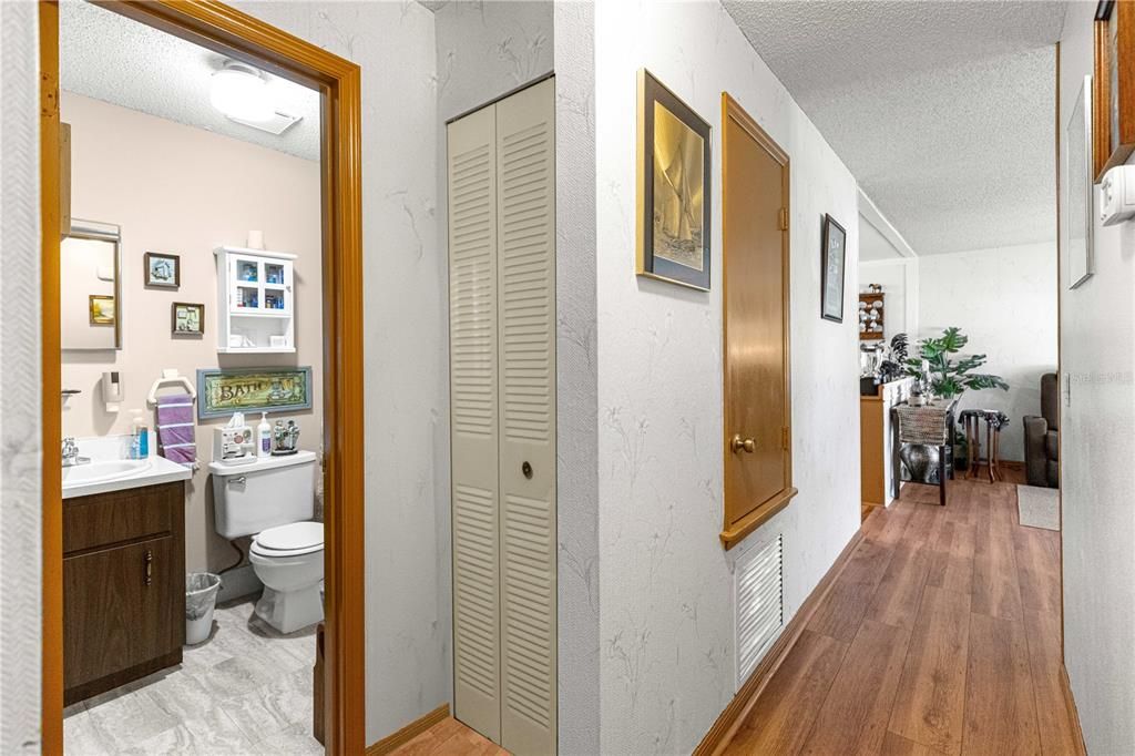 Activo con contrato: $204,000 (3 camas, 2 baños, 1040 Pies cuadrados)