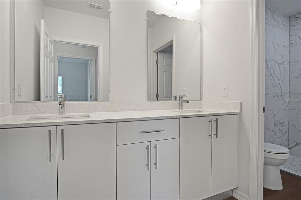 出租: $1,595 (3 贝兹, 2 浴室, 1696 平方英尺)