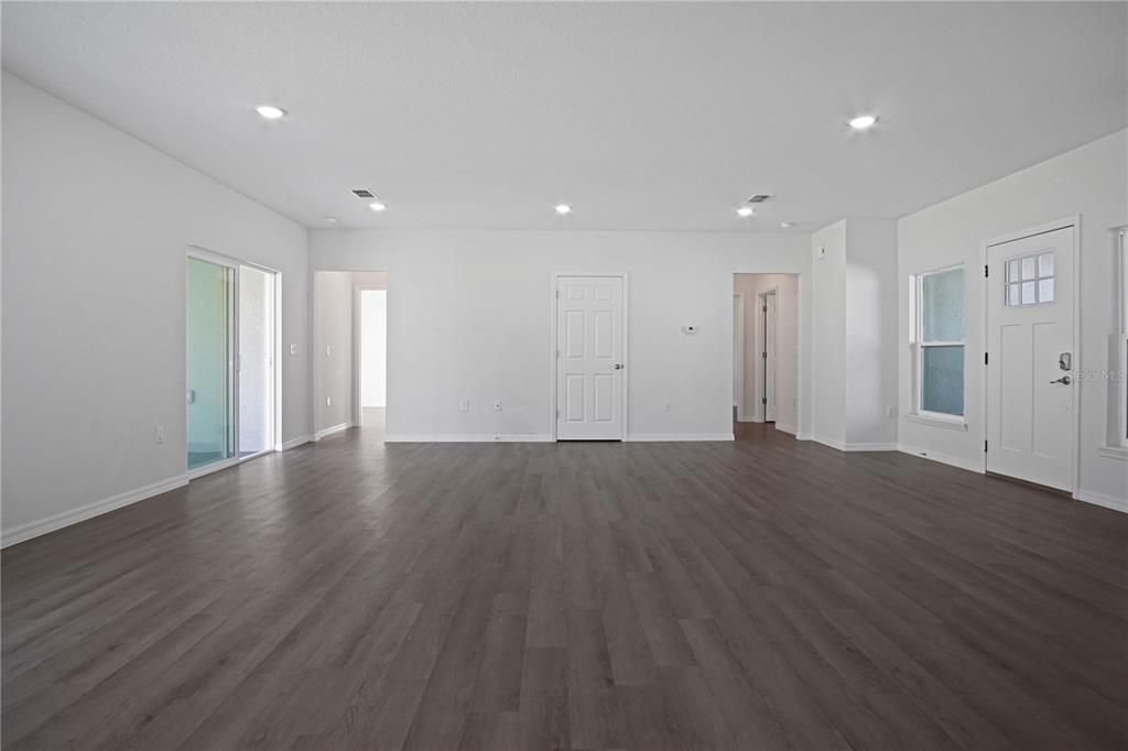 出租: $1,595 (3 贝兹, 2 浴室, 1696 平方英尺)