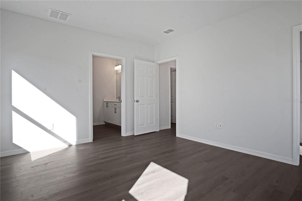 出租: $1,595 (3 贝兹, 2 浴室, 1696 平方英尺)