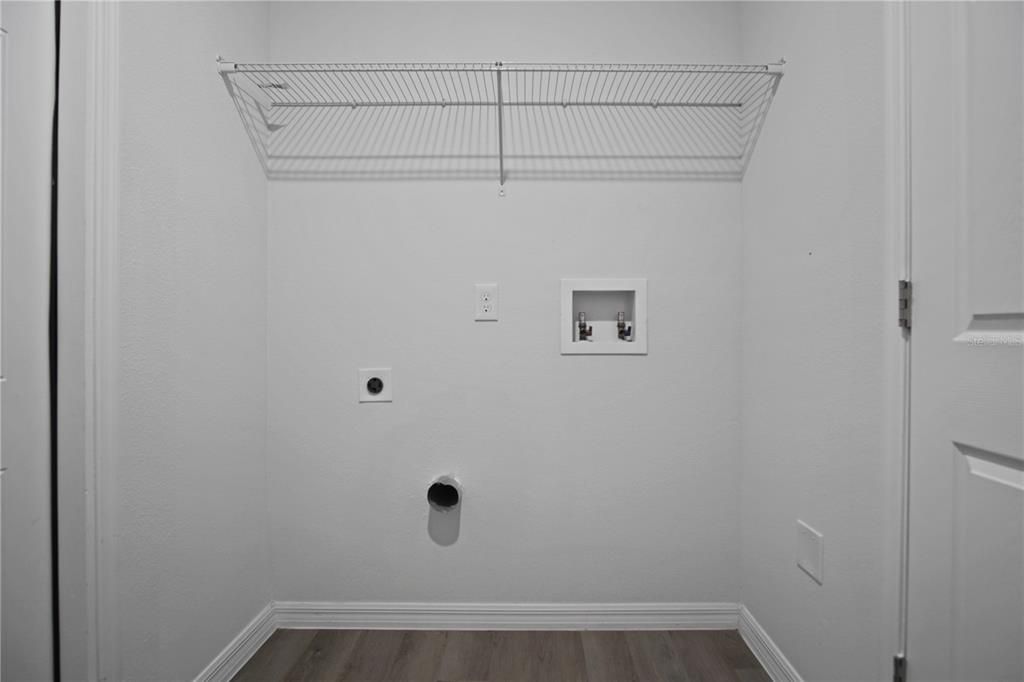 出租: $1,595 (3 贝兹, 2 浴室, 1696 平方英尺)