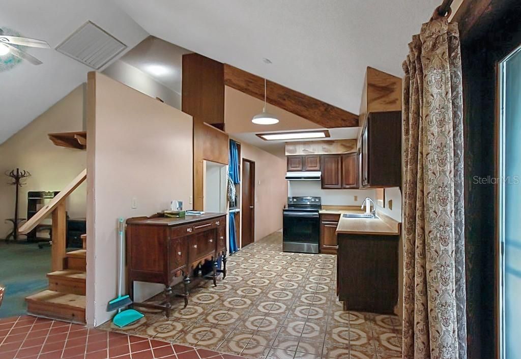 For Sale: $345,000 (3 beds, 1 baths, 1893 Square Feet)