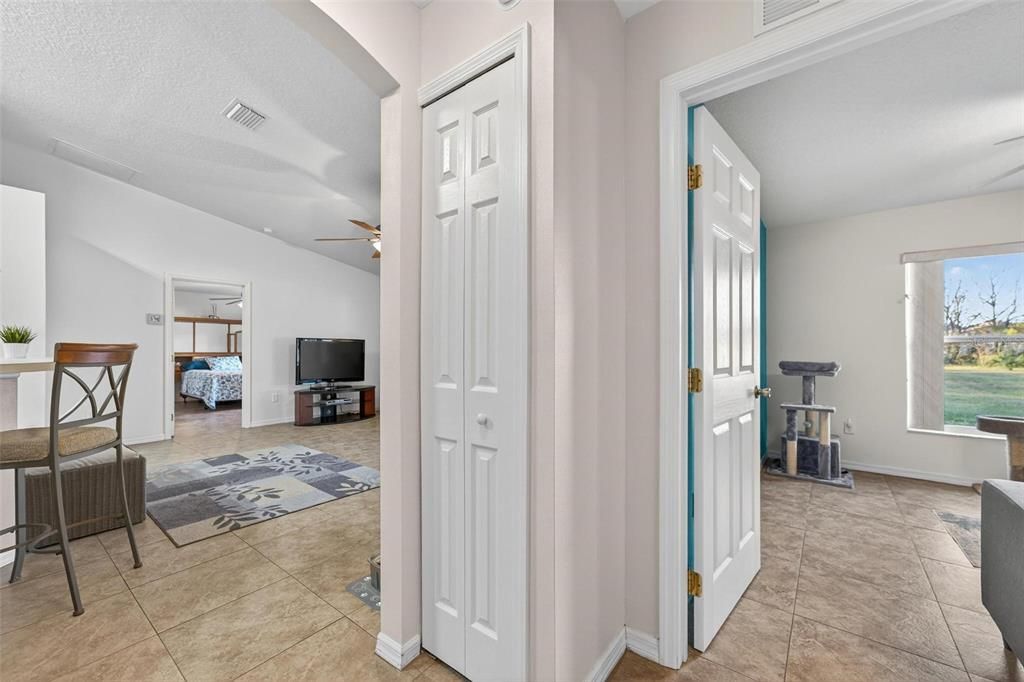 На продажу: $285,000 (3 спален, 2 ванн, 1621 Квадратных фут)