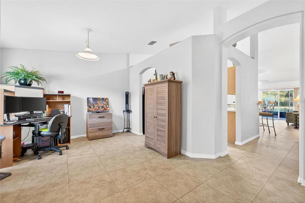 На продажу: $285,000 (3 спален, 2 ванн, 1621 Квадратных фут)