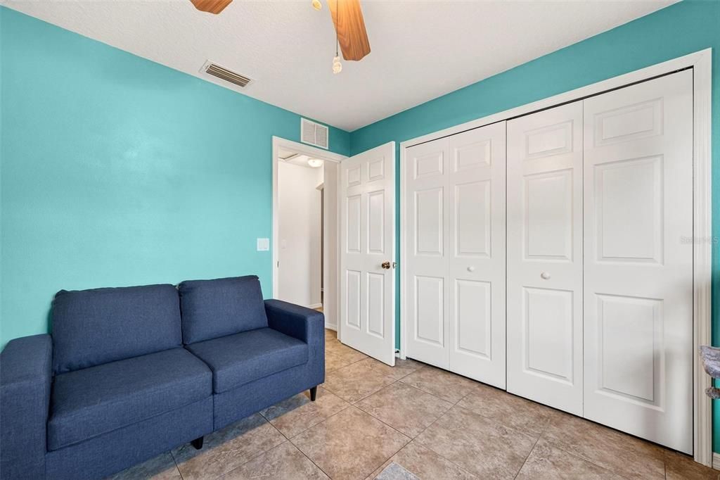 На продажу: $285,000 (3 спален, 2 ванн, 1621 Квадратных фут)