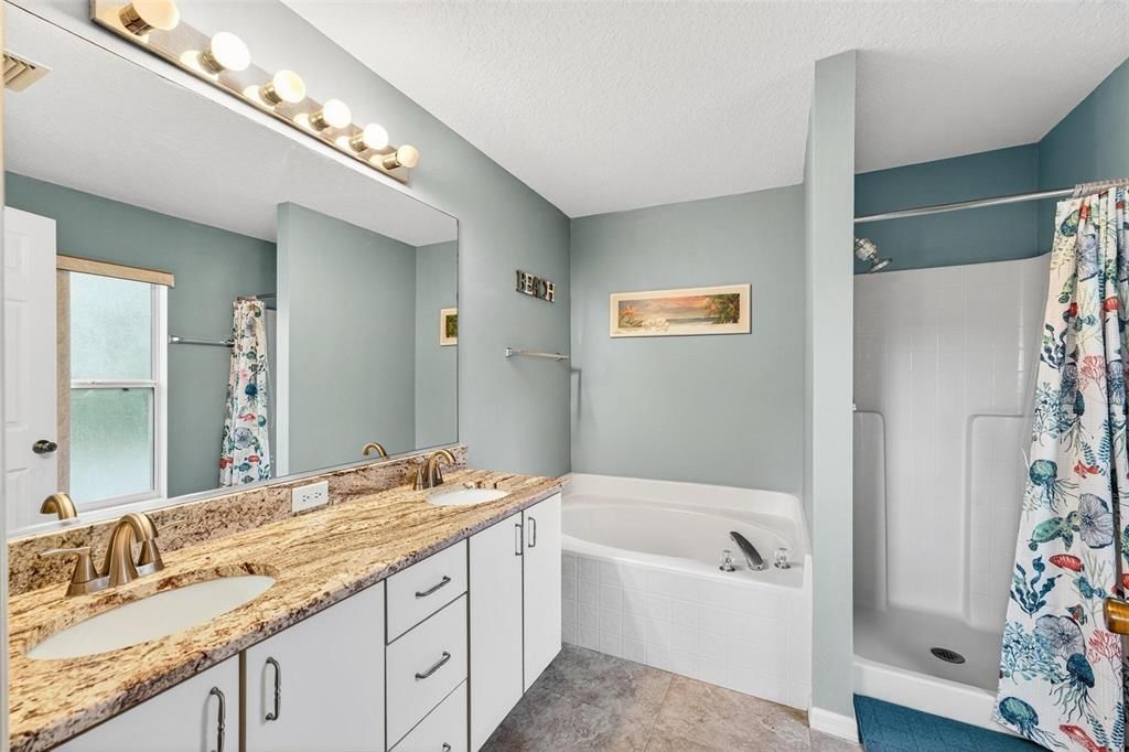 На продажу: $285,000 (3 спален, 2 ванн, 1621 Квадратных фут)