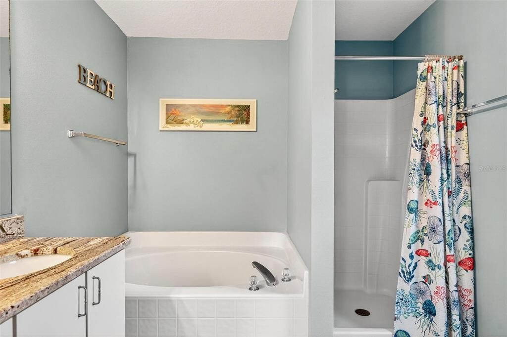 На продажу: $285,000 (3 спален, 2 ванн, 1621 Квадратных фут)