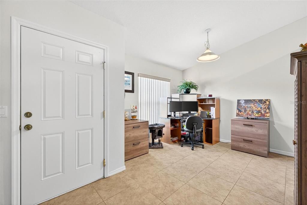 На продажу: $285,000 (3 спален, 2 ванн, 1621 Квадратных фут)