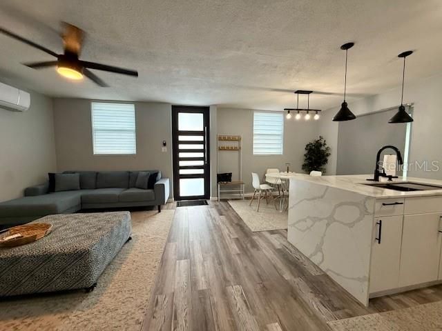 出租: $1,650 (3 贝兹, 2 浴室, 1150 平方英尺)