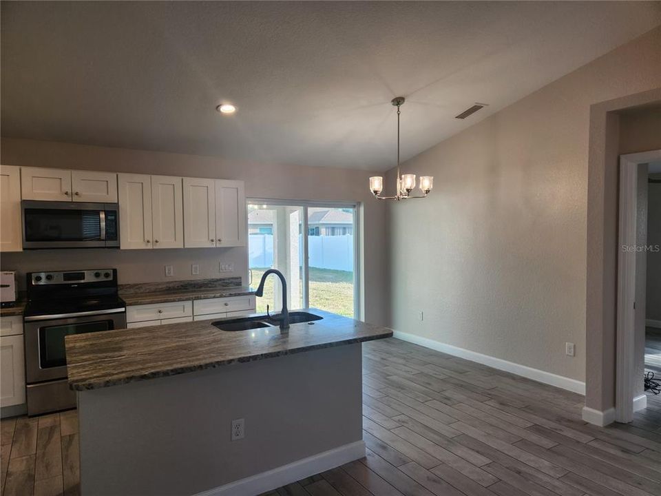 Active With Contract: $249,900 (3 beds, 2 baths, 1148 Square Feet)
