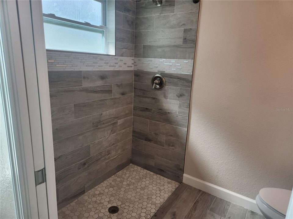 Active With Contract: $249,900 (3 beds, 2 baths, 1148 Square Feet)