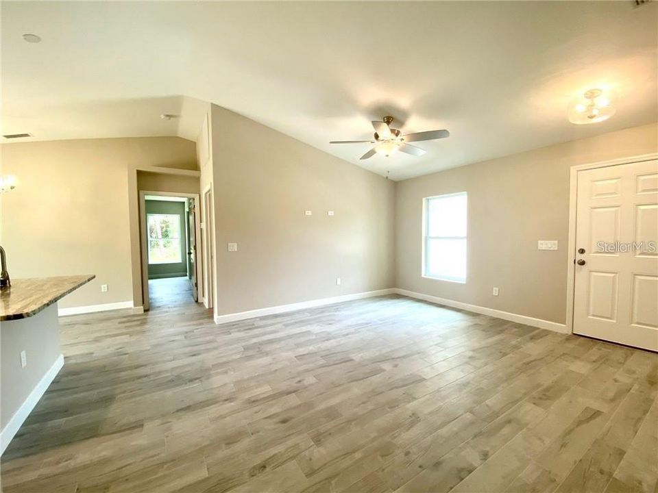 Active With Contract: $249,900 (3 beds, 2 baths, 1148 Square Feet)