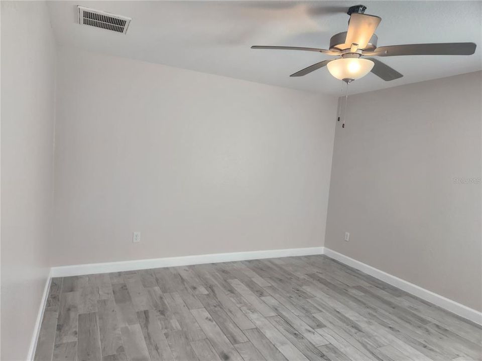 Active With Contract: $249,900 (3 beds, 2 baths, 1148 Square Feet)