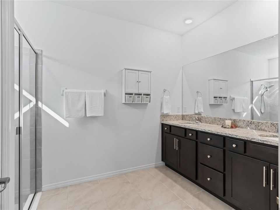 В аренду: $4,700 (4 спален, 2 ванн, 2034 Квадратных фут)