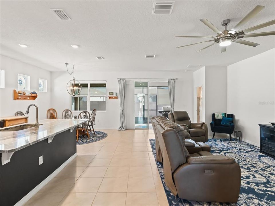 В аренду: $4,700 (4 спален, 2 ванн, 2034 Квадратных фут)