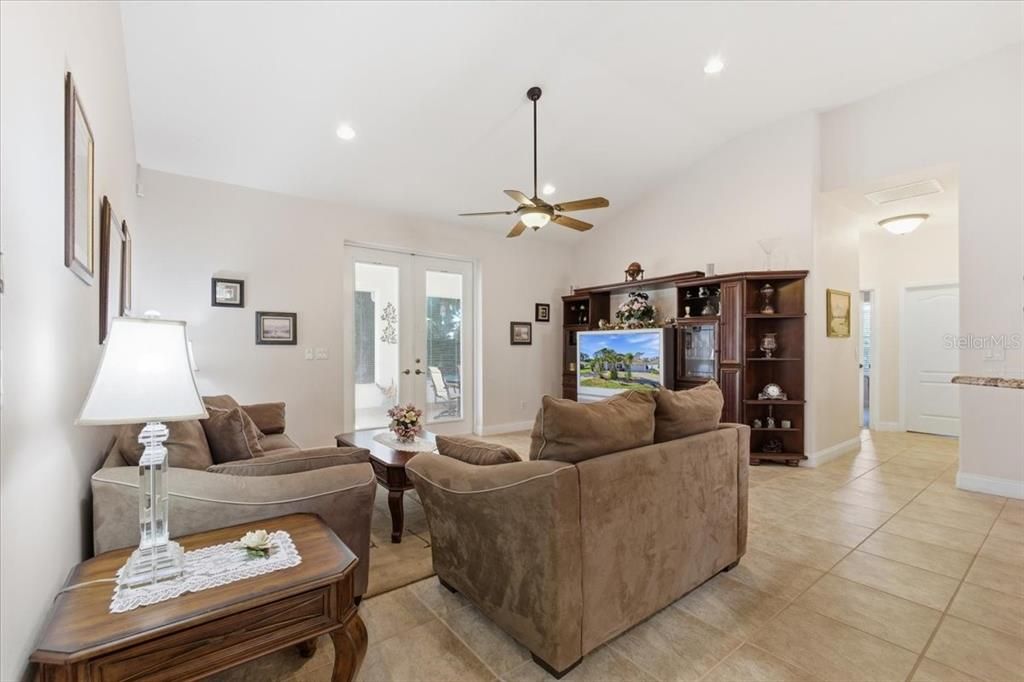 Active With Contract: $315,000 (3 beds, 2 baths, 1896 Square Feet)