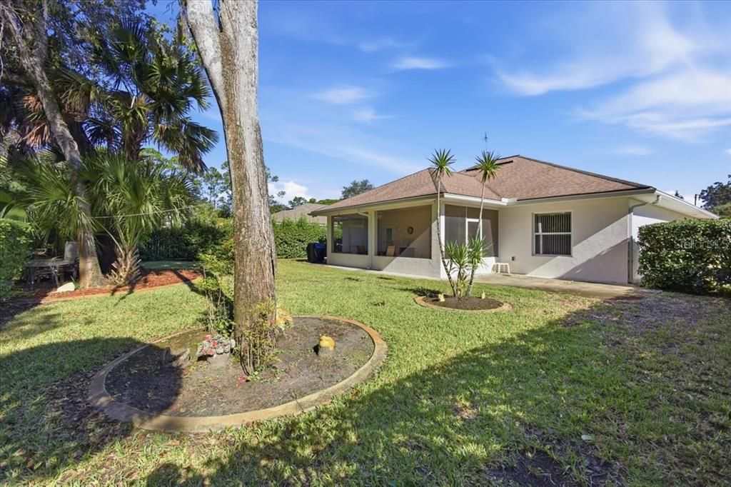 Active With Contract: $315,000 (3 beds, 2 baths, 1896 Square Feet)