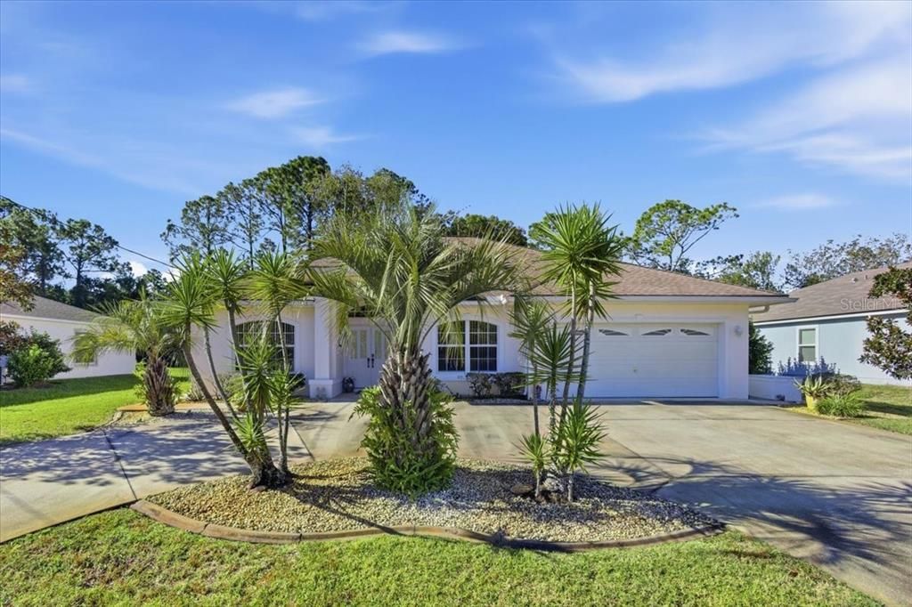 Active With Contract: $315,000 (3 beds, 2 baths, 1896 Square Feet)