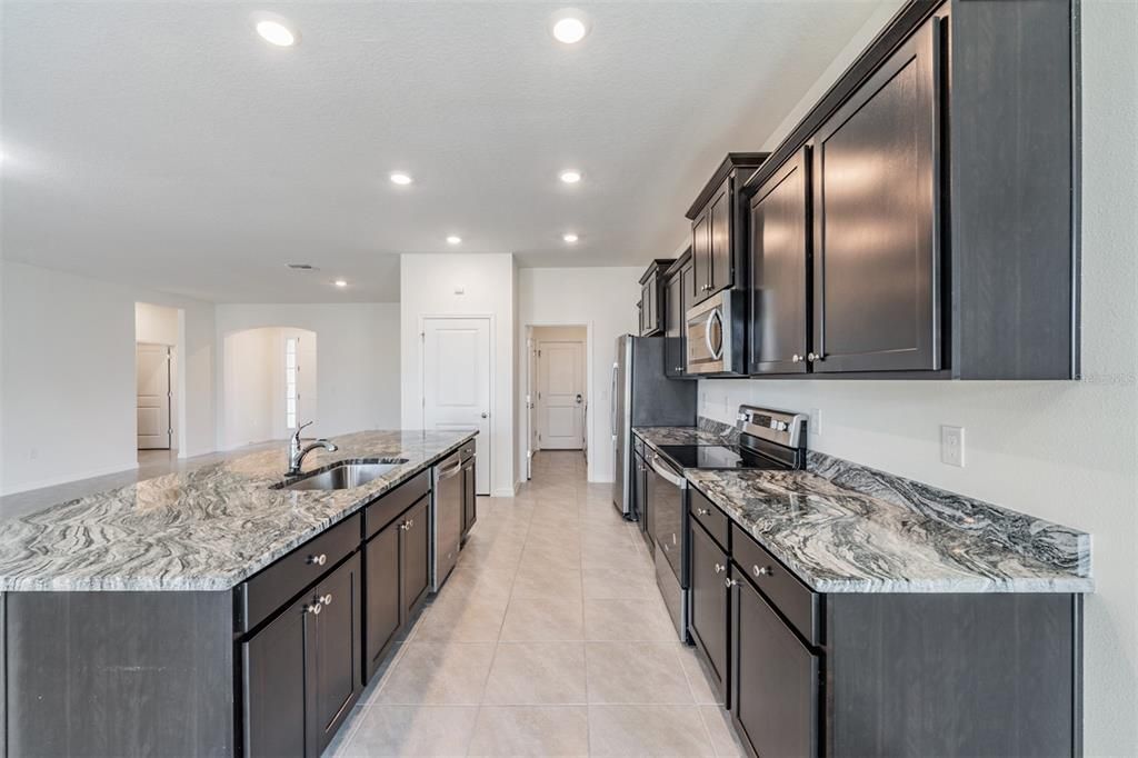 待售: $369,900 (3 贝兹, 2 浴室, 1844 平方英尺)